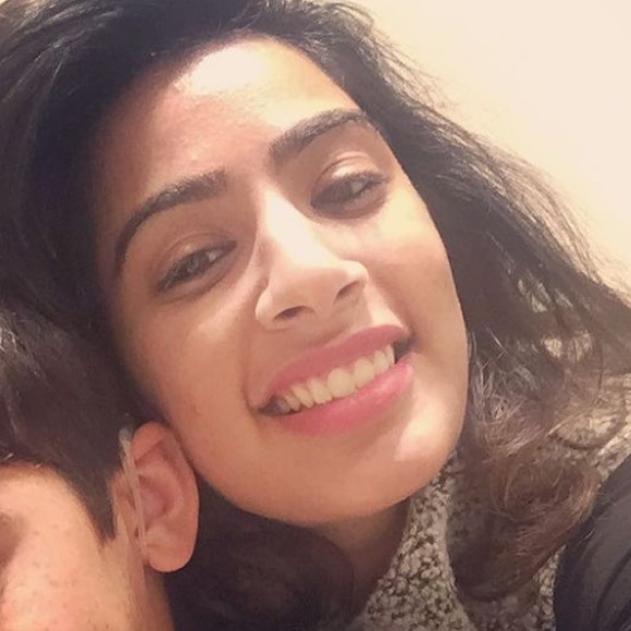 Meet your Posher, Ruheen - Picture 1 of 1